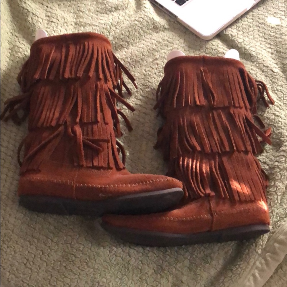 Minnetonka 3 layer fringe boots